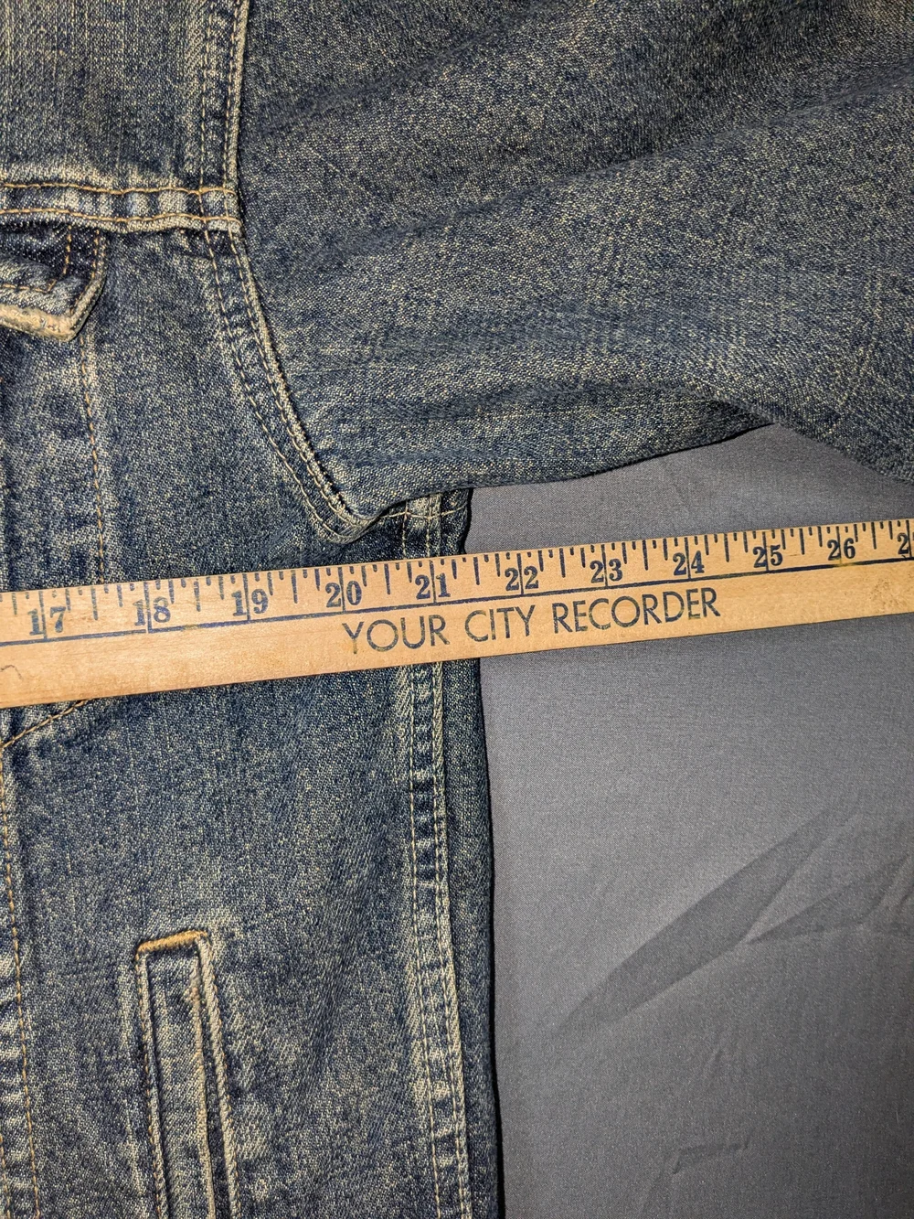 Levi's Men's Vintage-Style Blue Denim Jacket - Picture 9 of 9